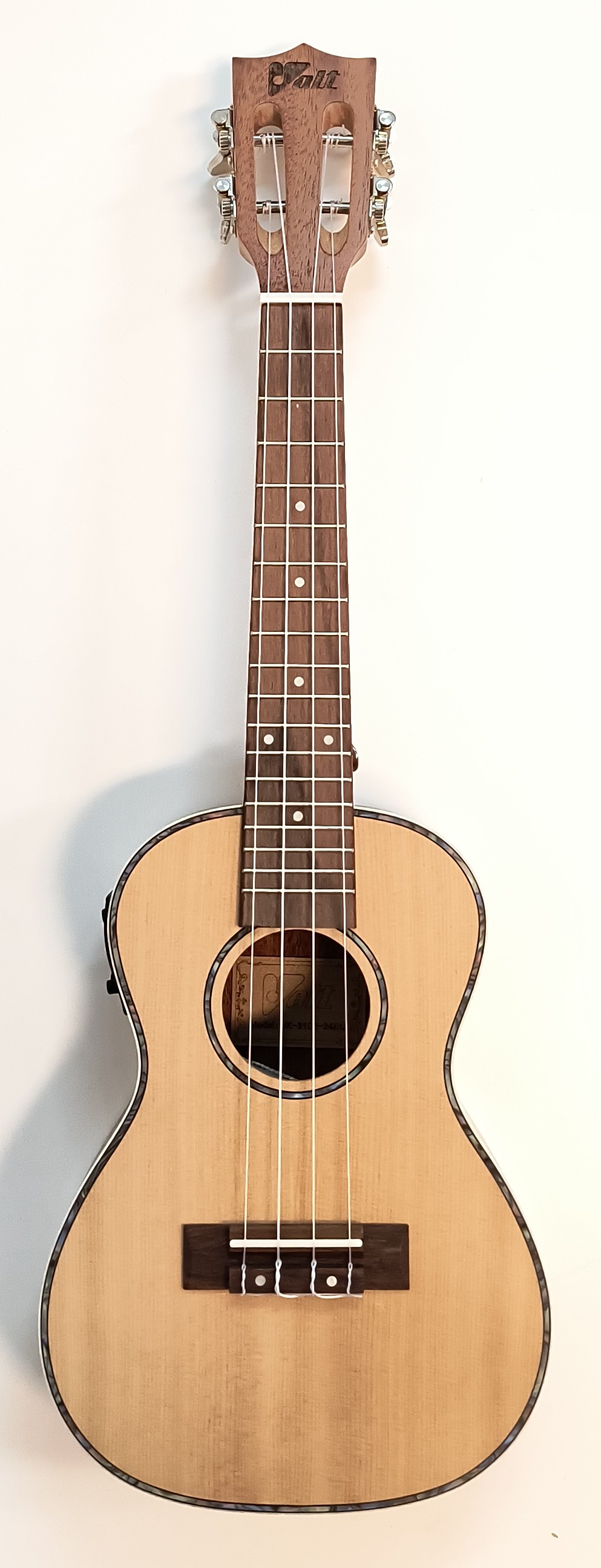 VOLT Ukulele Concert "Valencia"  incl. Bag*