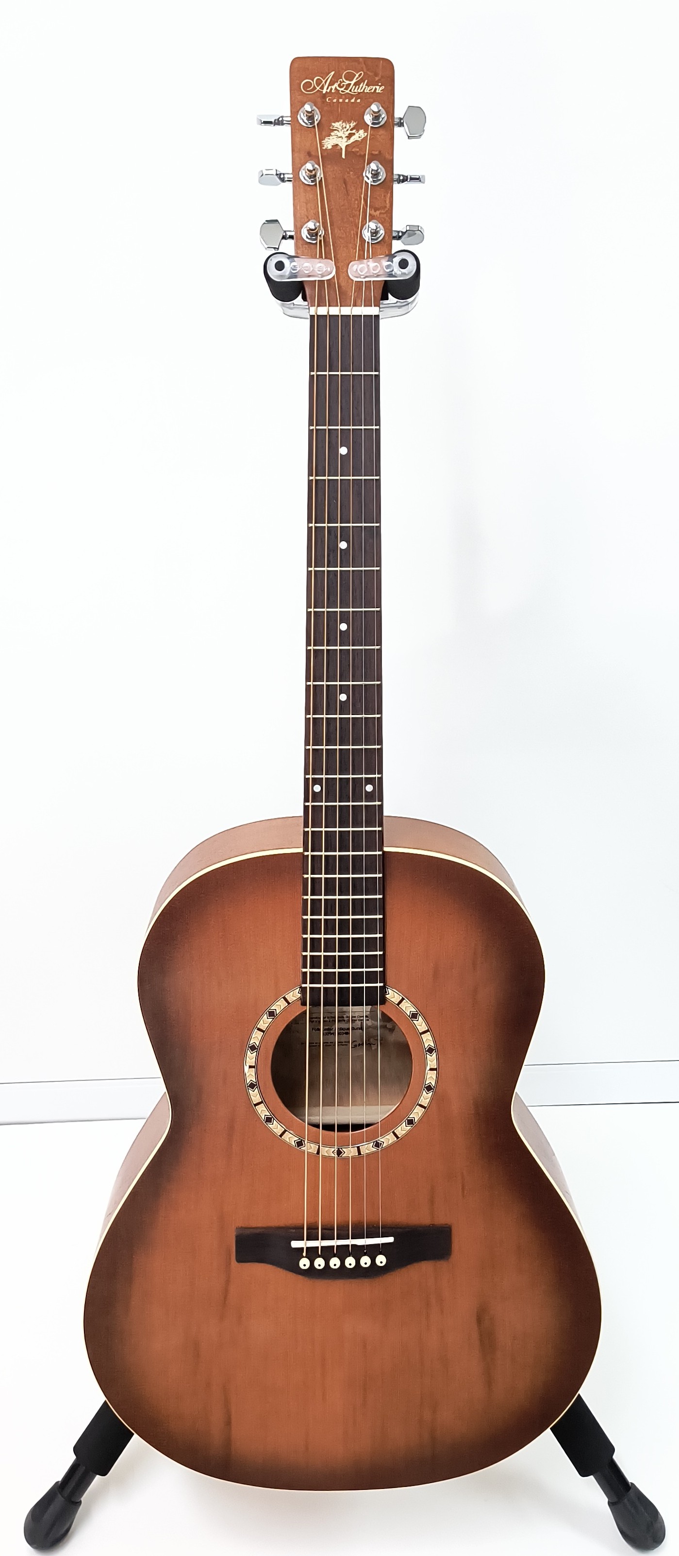 Art & Lutherie Dreadnougt Cedar QI Antique Burst*
