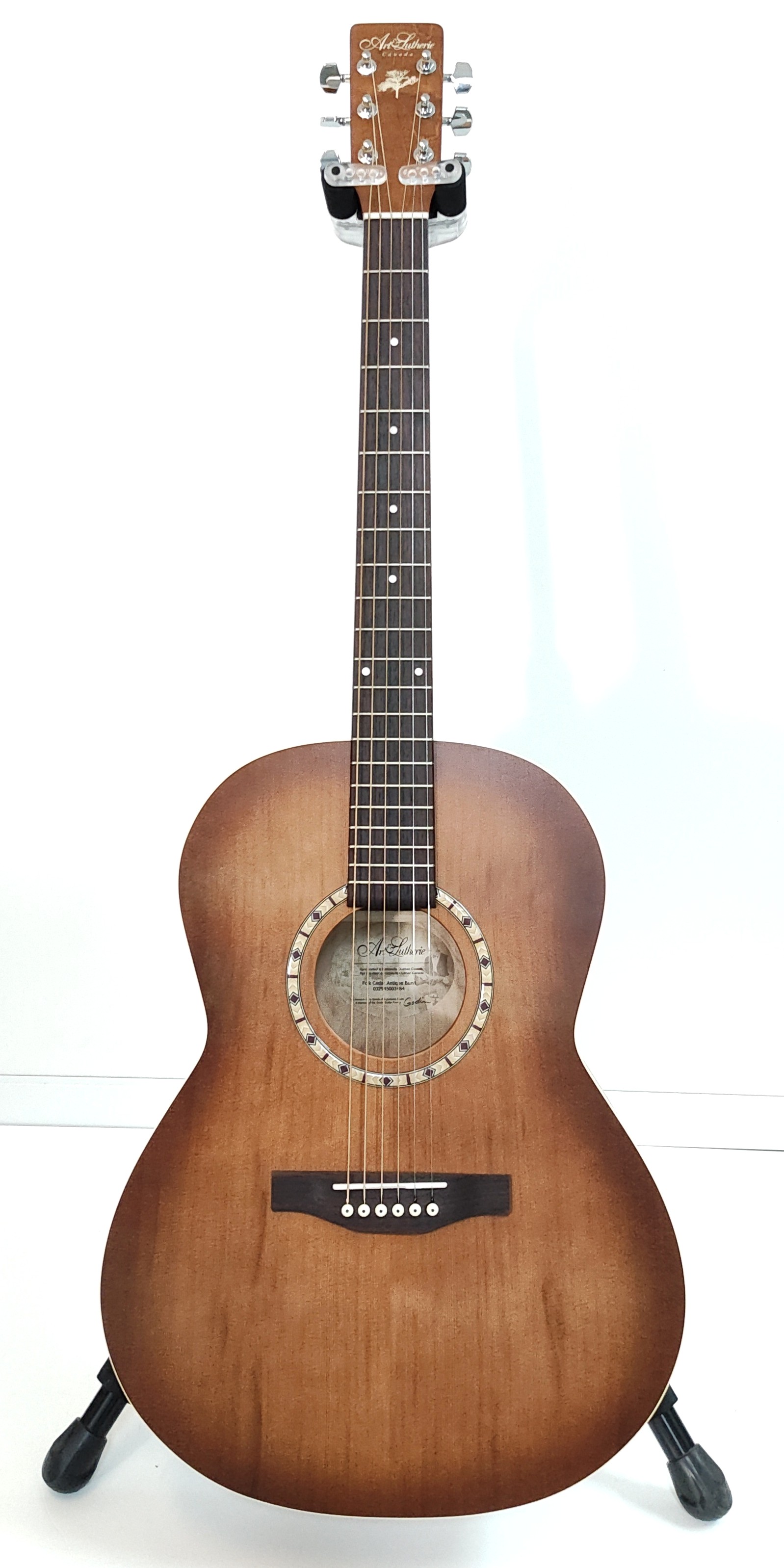 Art & Lutherie Folk Cedar Antique Burst mass. Zeder*