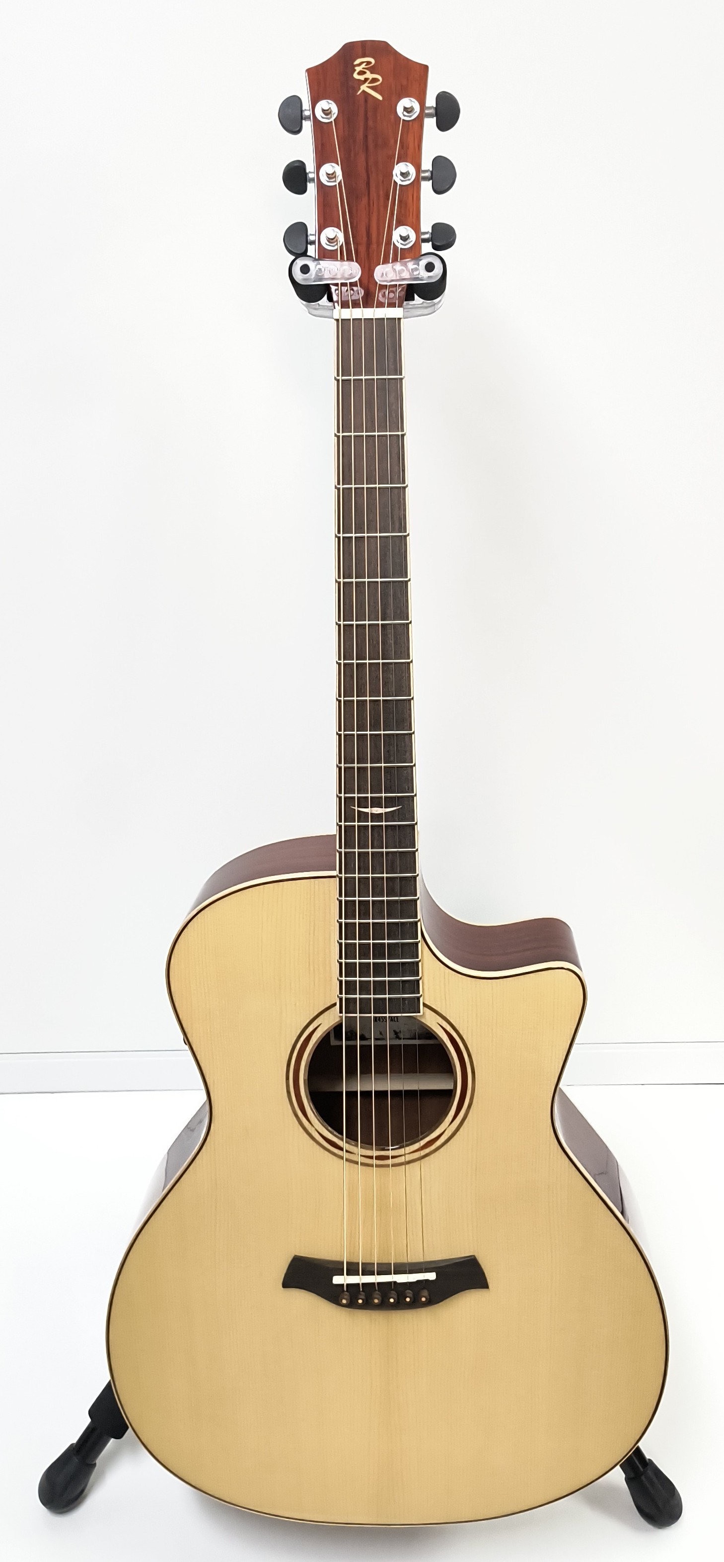 Baton Rouge Westerngitarre AR45S/ACE mass. Fichte lack.* Baton Rouge Westerngitarre AR45S/ACE mass. Fichte lack.*