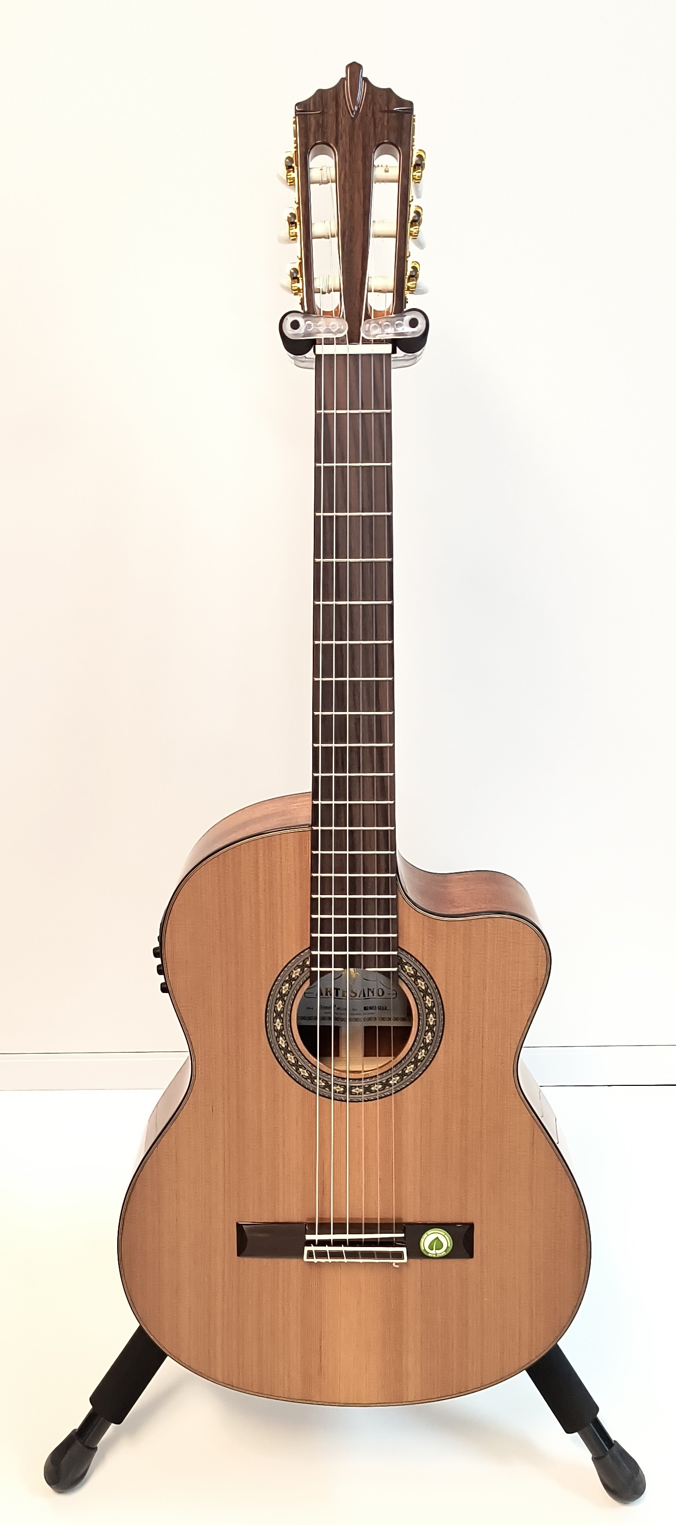 Artesano Konzertgitarre Sonata MC Cut mit TA lack.* Artesano Konzertgitarre Sonata MC Cut mit TA lack.*