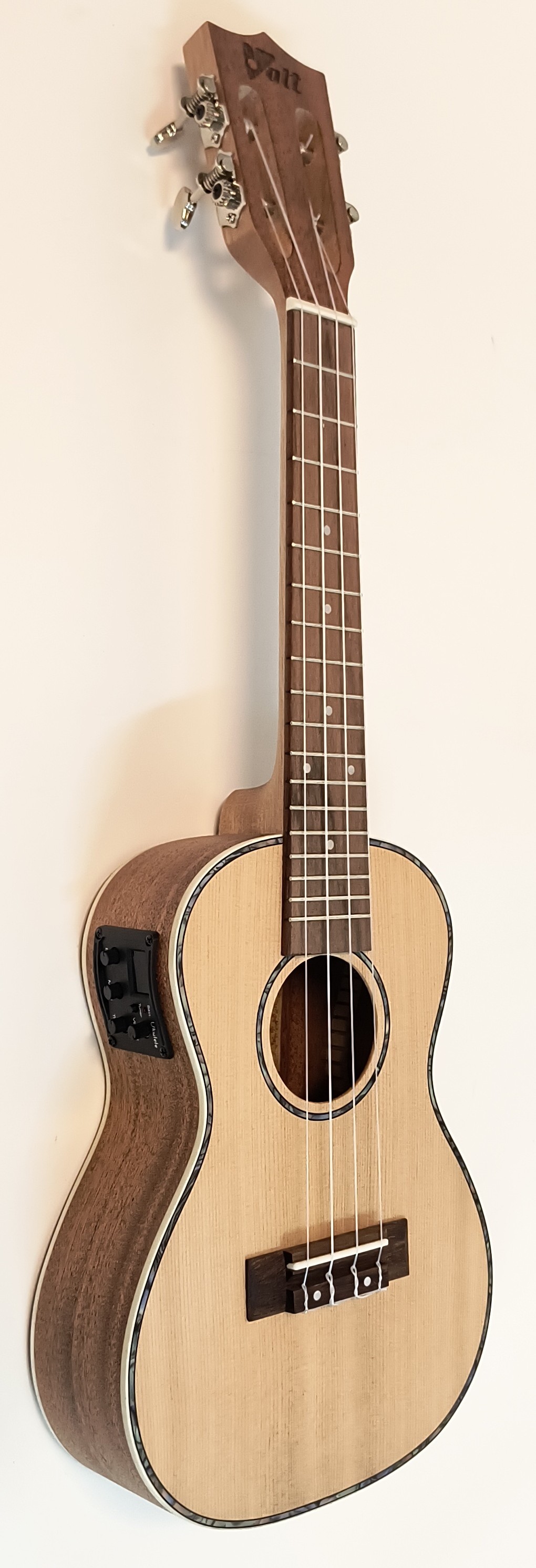 VOLT Ukulele Concert "Valencia"  incl. Bag*