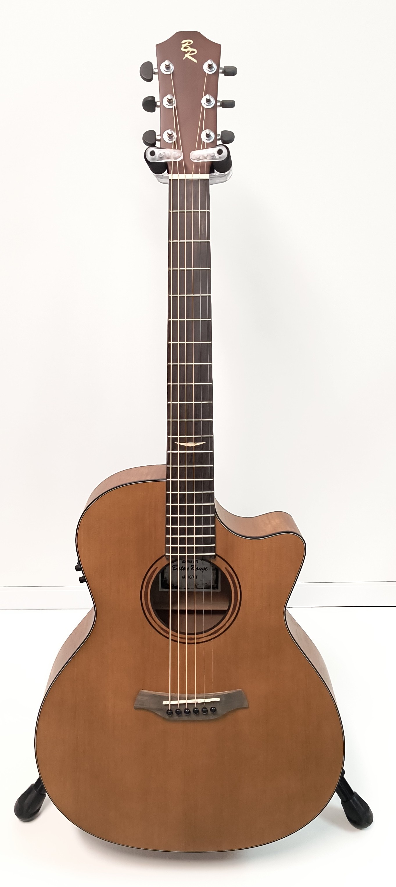Baton Rouge Westerngitarre AR31C/ ACE mass. Zeder*
